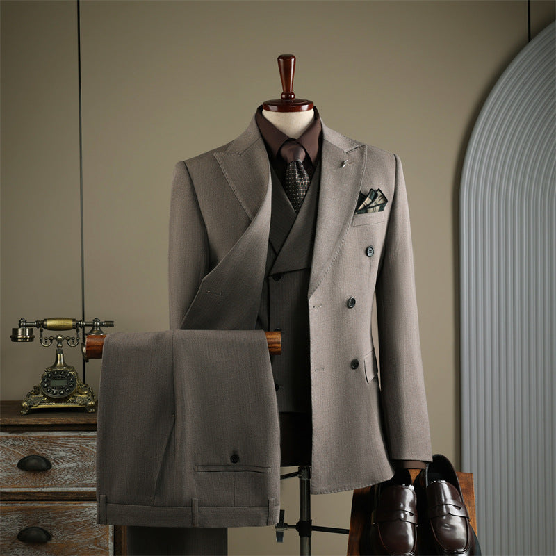 Freedom Island Striped Double-Peaked Suit, including a brooch and gift box packaging