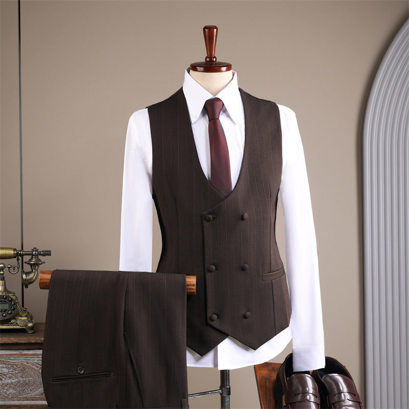 Freedom Island Two-button suit set, consisting of jacket, waistcoat and trousers in a three-piece set, with an adjustable belt, packed in a gift box.