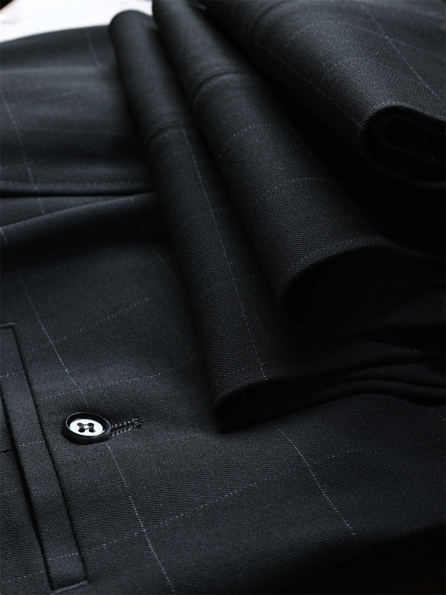One button checked pattern regular style, including a random brooch and gift box packaging