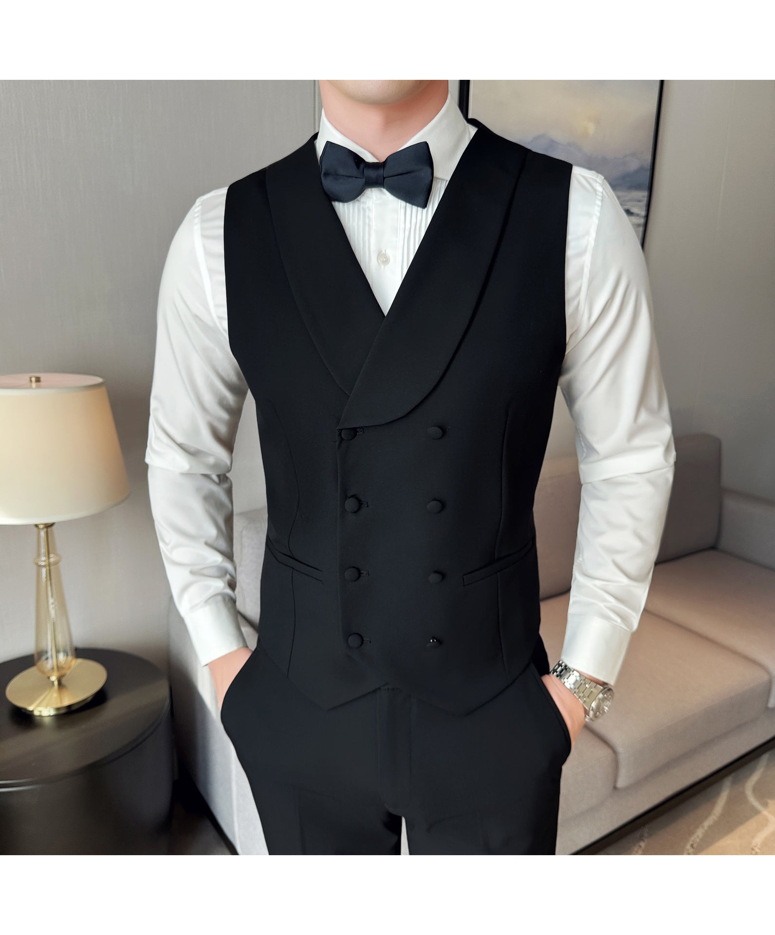Classic double-breasted suit with notched collar. Comes with a random brooch and a beautiful gift box.